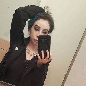 Meet your Posher, Esperanza